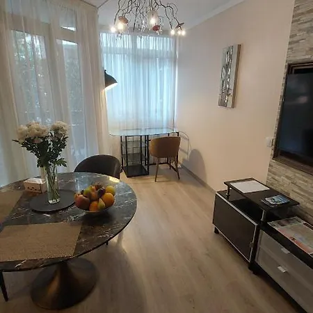 Apartment-avenue Des Fleurs - 06000 *