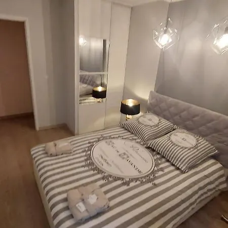 Apartment-avenue Des Fleurs - 06000